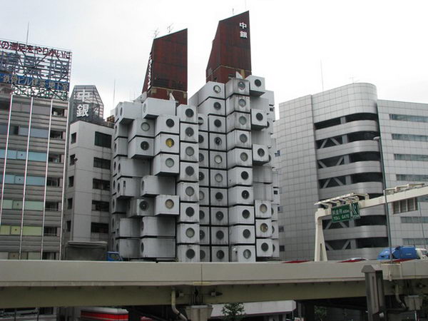 Nakagin Capsule Tower (Tokyo, Japan).