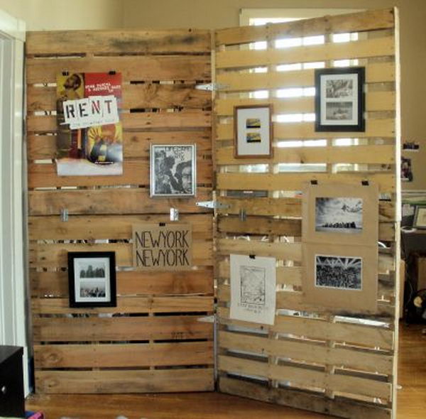 Wood Pallet Room Divider Primitive Decorating Idea, 