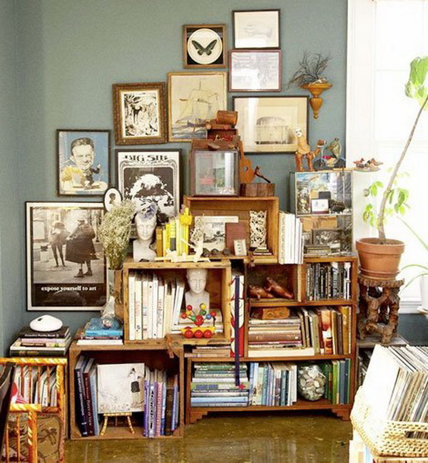 DIY bookshelves from wooden crates. 