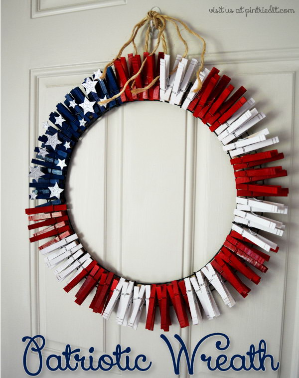 DIY Patriotic Wreath from Clothes Pins. An easy idea to dress up the door with this cute Patriotic wreath. 