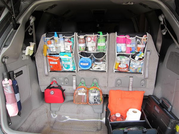 Usually, there are many junks in the trunk of your car. Here is a good idea for you about how to make your trunk organized. 