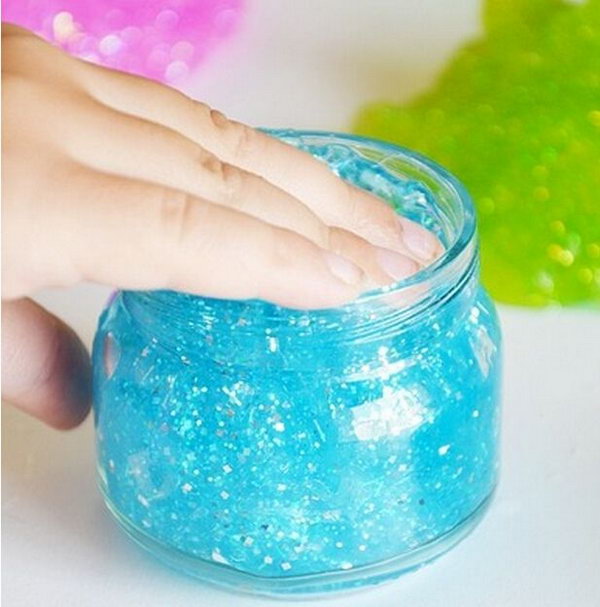 Glittering Slime Jars. Pour in the Borax mixture and combine the glue to from glitter slime. Fill the food jar with glittering slime for beautiful garnishment. 