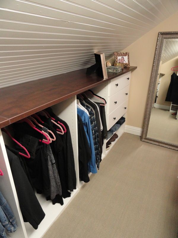 25 Creative Spaces In Your Home To Place A Closet - DigsDigs