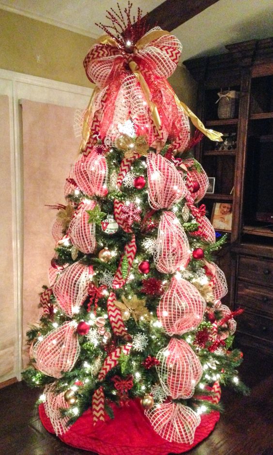 Christmas Tree With Red Chevron Burlap Ribbon and Mesh Bow Tree Topper. 