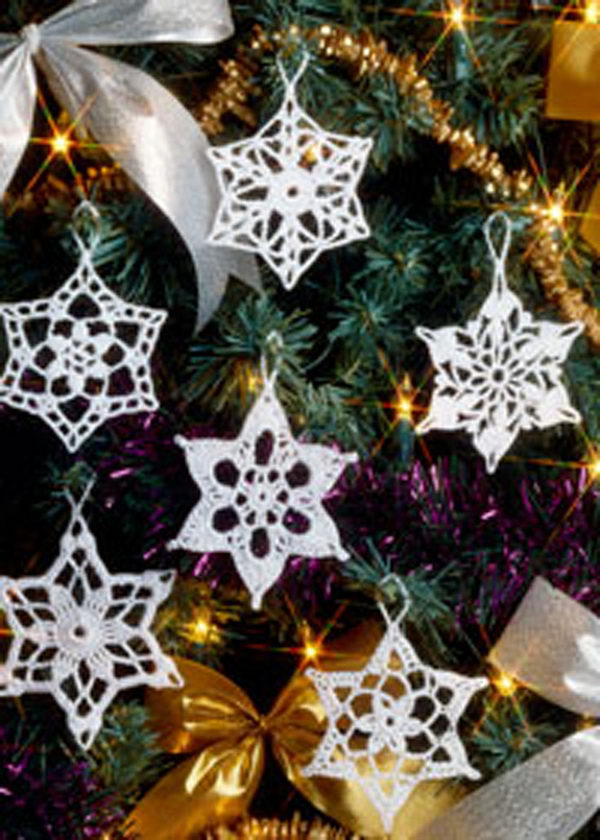 Crocheted Snowflakes Ornament. 