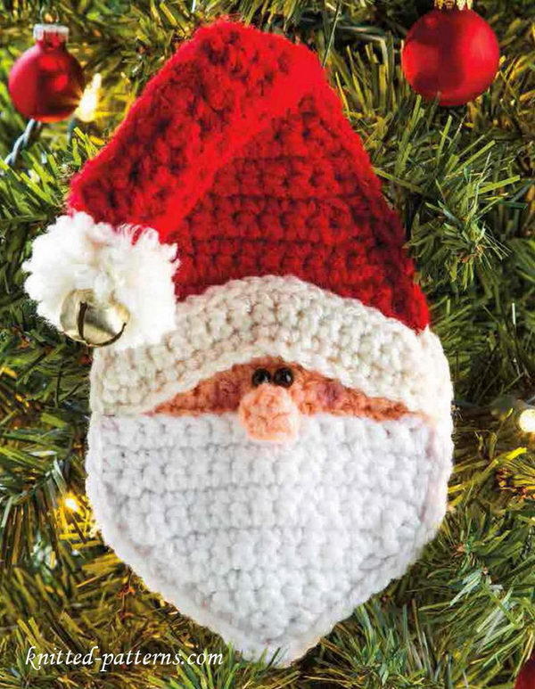 Crochet Santa Christmas Ornaments. 