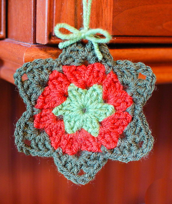 Granny Square Star Ornaments. 