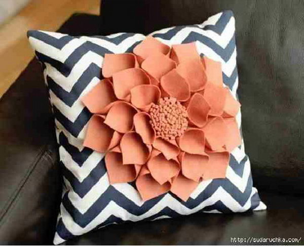30+ Easy DIY Decorative Pillow Tutorials & Ideas