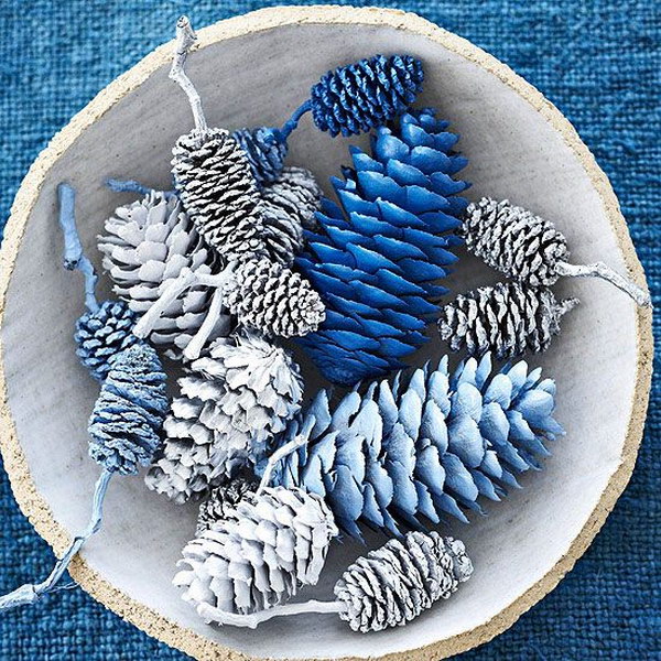 30 Beautiful Pinecone Decorating Ideas & Tutorials for Holiday