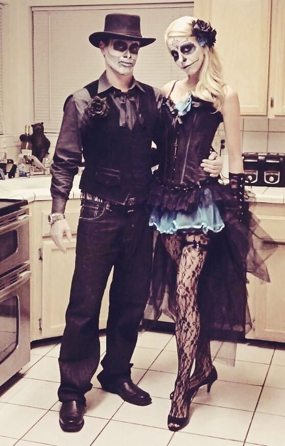 Dia de Los Muertos Couple Costume. 